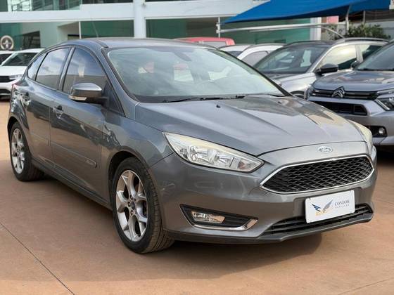 FORD FOCUS 2.0 SE PLUS 16V FLEX 4P POWERSHIFT FORD FOCUS 2.0 SE PLUS 16V FLEX 4P POWERSHIFT